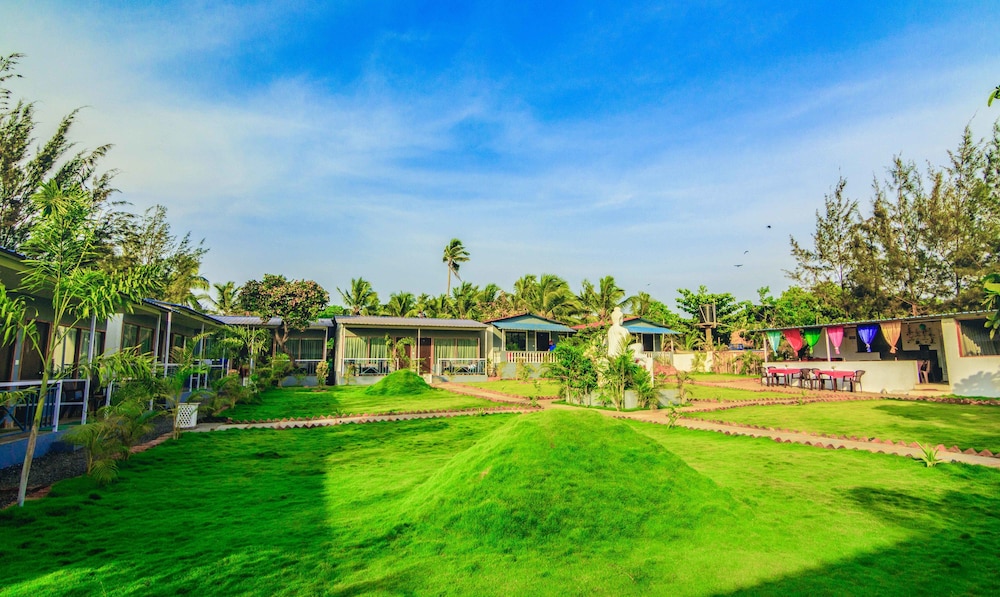 Treebo Lands End Beach Resort 16/27