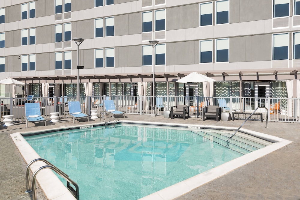 Aloft Greenville Downtown 3/50