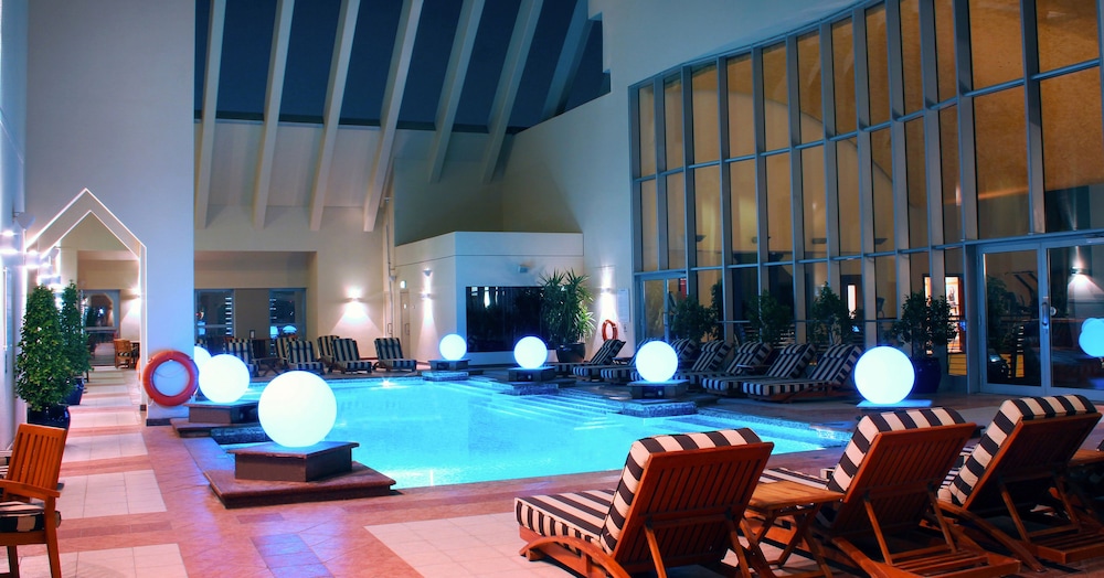 swimming pool spa
