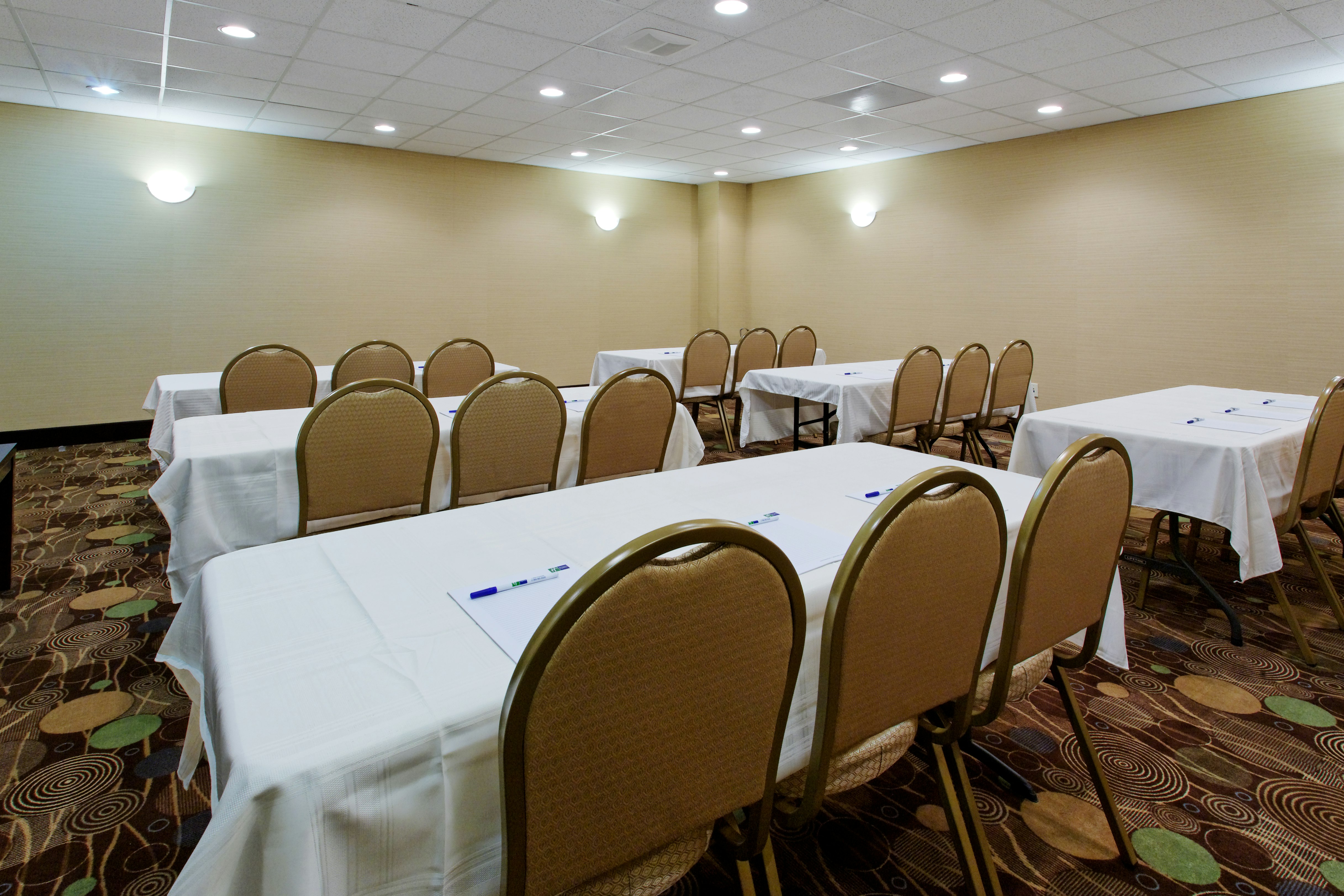 Holiday Inn Express Benicia 50/56