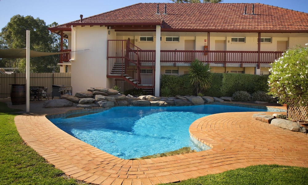 Vine Inn Barossa 51/53