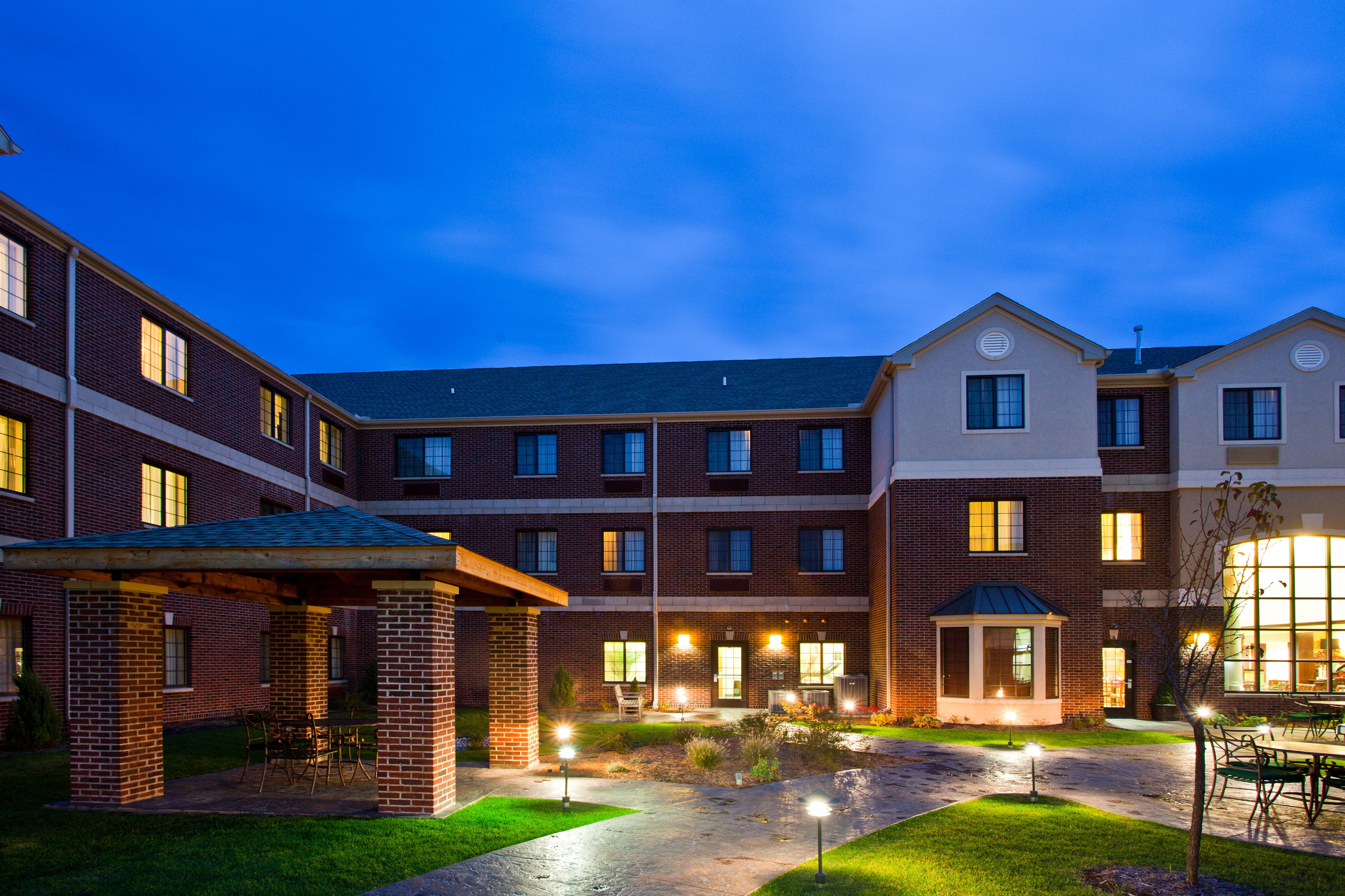 Staybridge Suites Lansing-Okemos 79/84