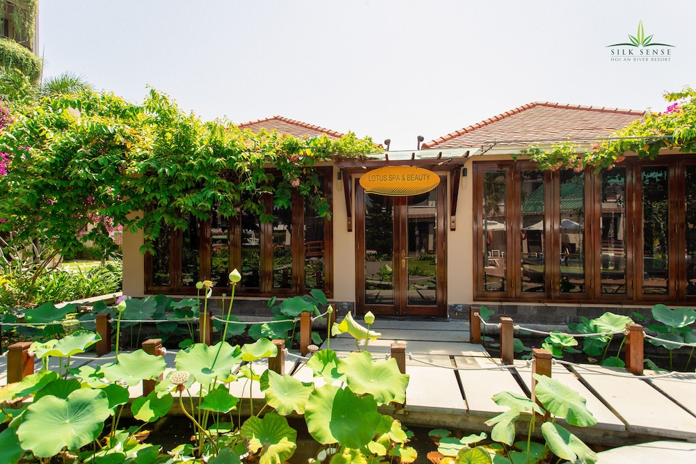 Silk Sense Hoi An River Resort 7/88