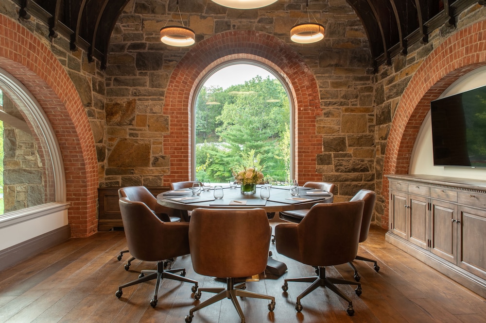 The Abbey Inn & Spa 47/56