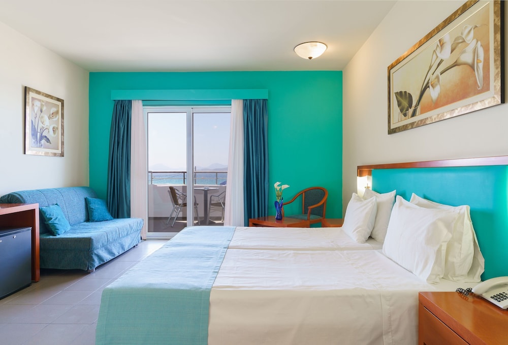 Standard, Twin Beds, Sea View, Sofa