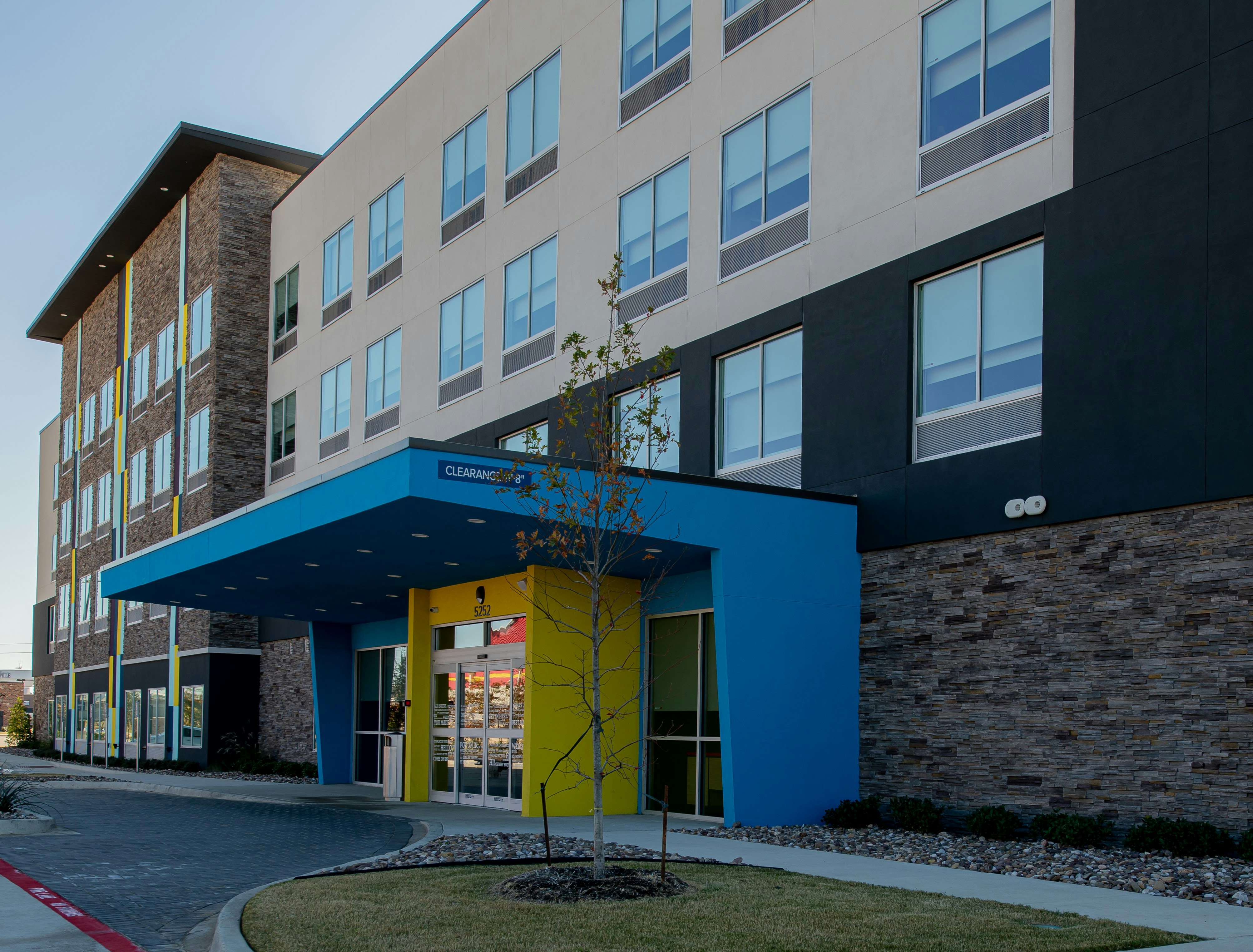Tru By Hilton The Colony 34/42