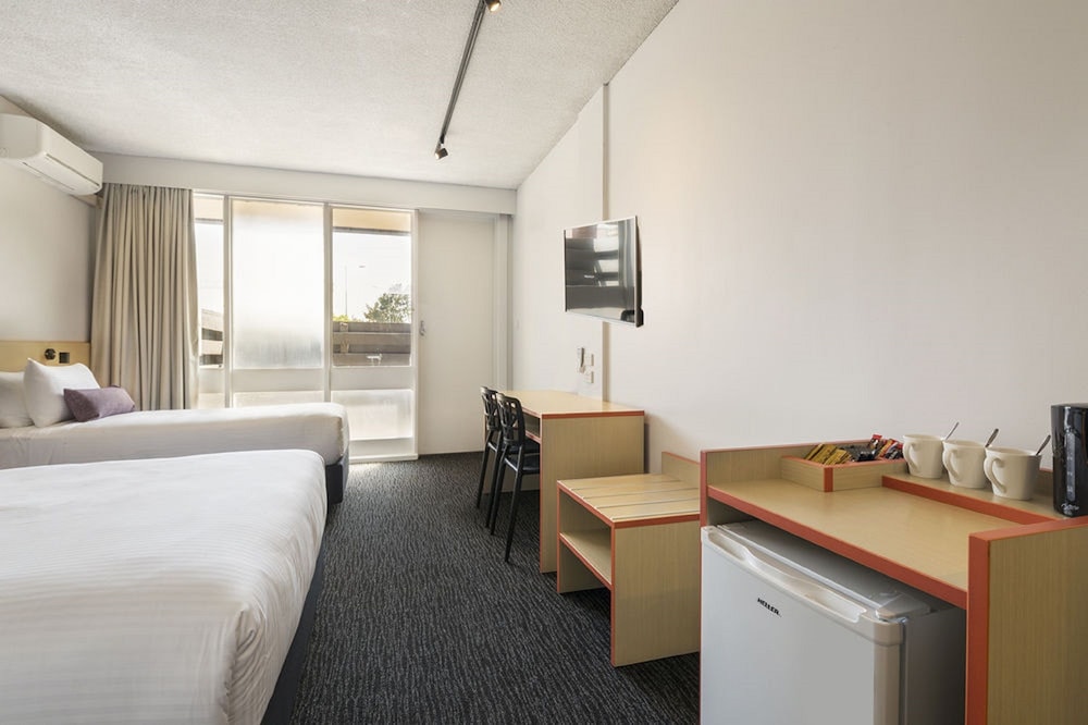 Waltzing Matilda Hotel 17/44