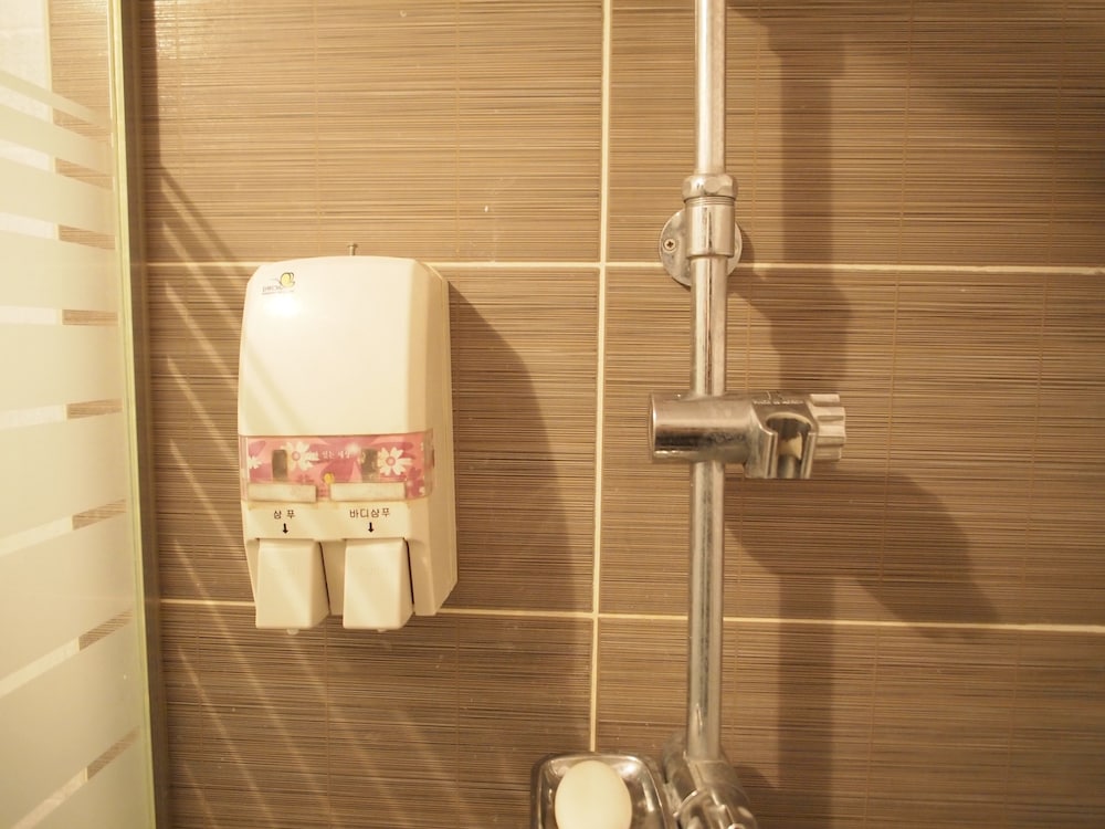 Hostel J Stay 27/36