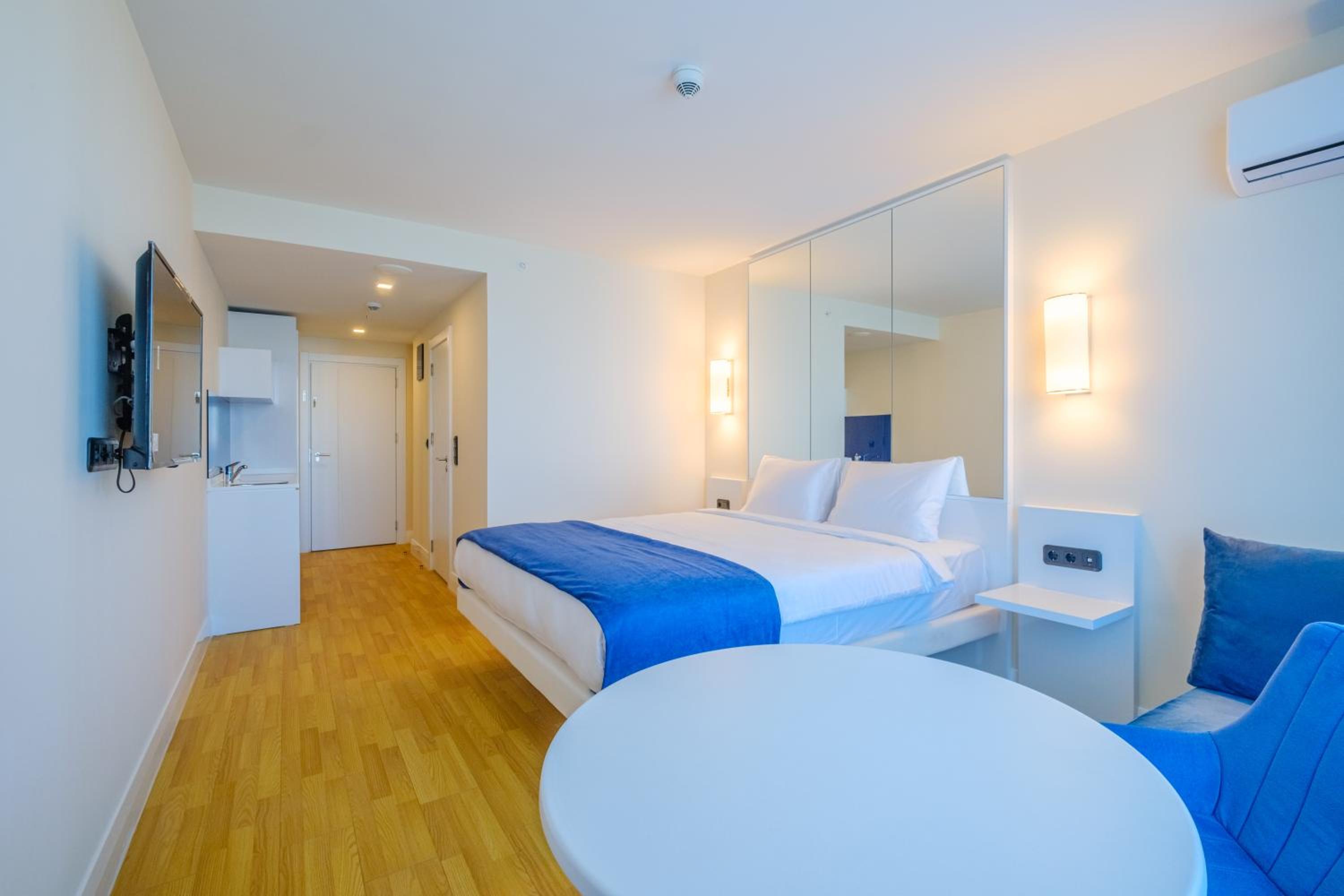 Orbi City Aparthotel 18/33