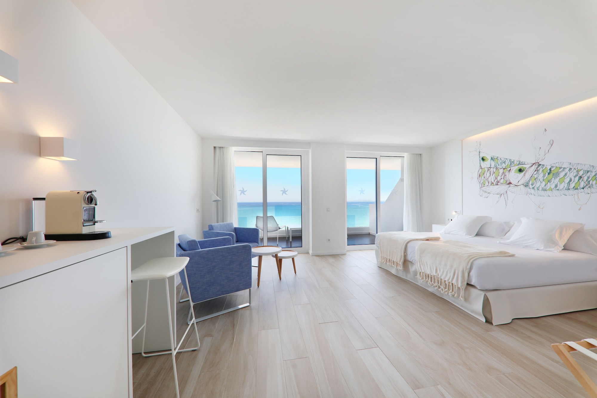 Junior Suite, Studio, Single, King Bed, Sea View, Priority Location