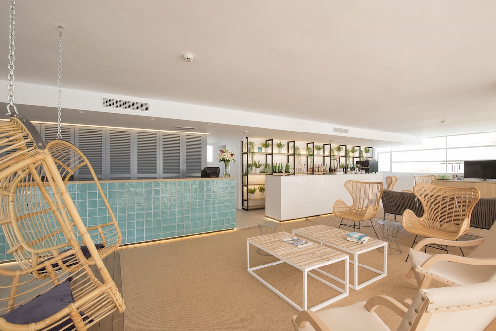 Cabot Hobby Club Apartments 39/63
