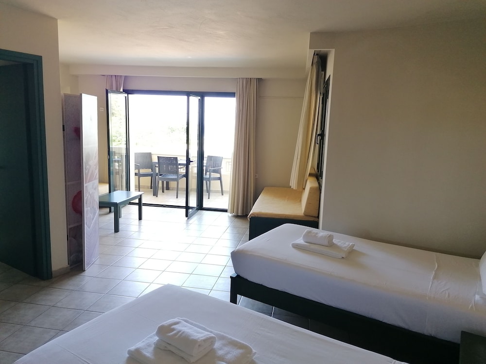 Villiana Holiday Apartments 6/50