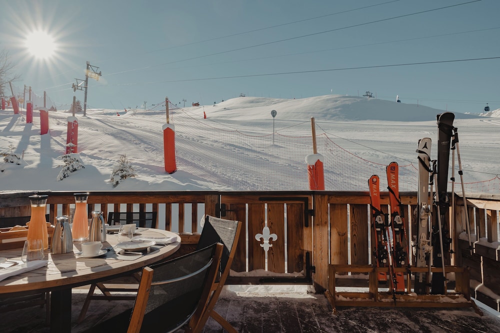 Ultima Courchevel Belvedere 42/50