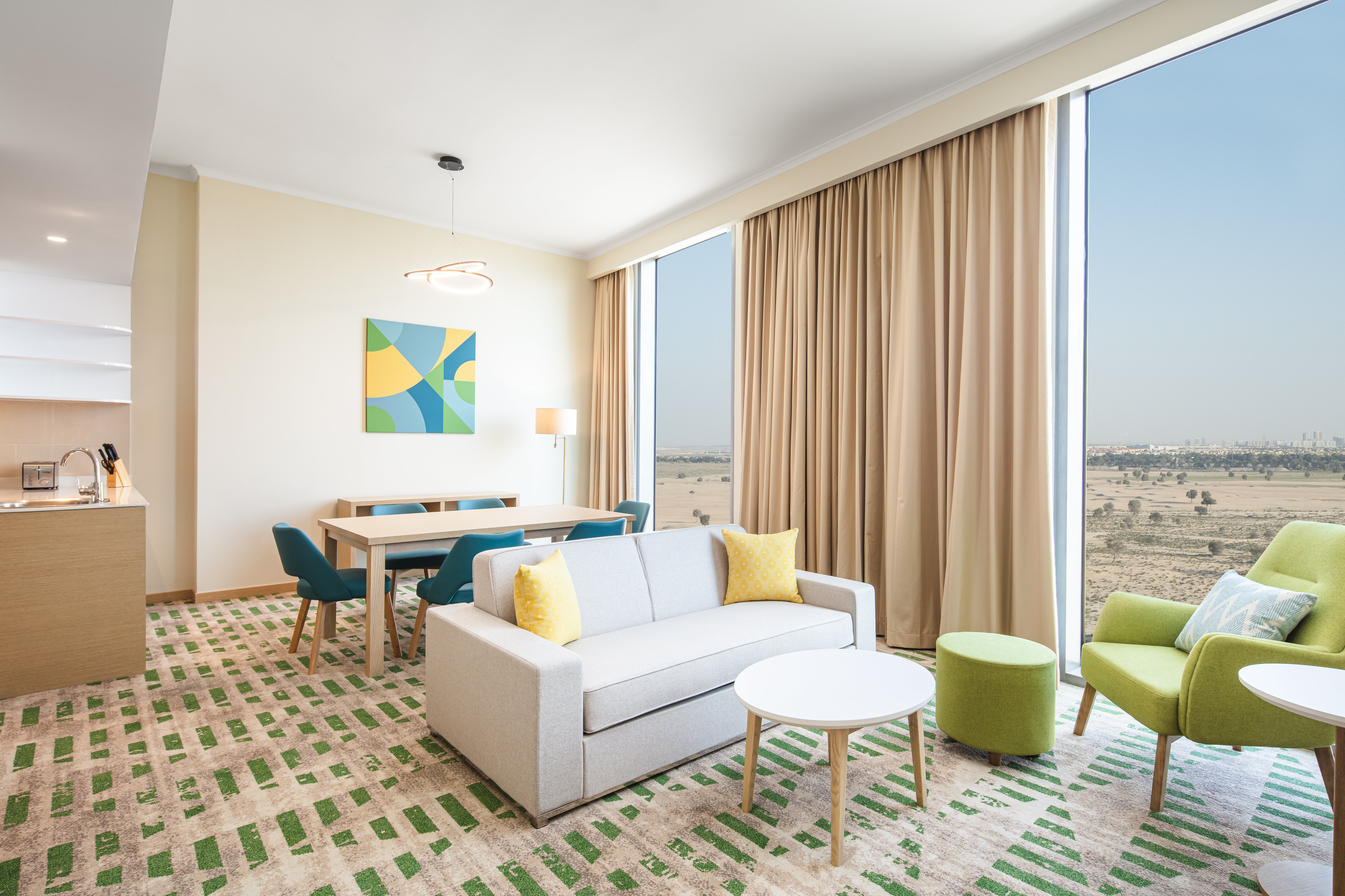 Holiday Inn & Suites Dubai Science Park 11/50