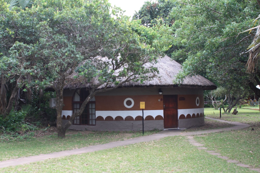 Gooderson Dumazulu Lodge and Traditional Village 40/50