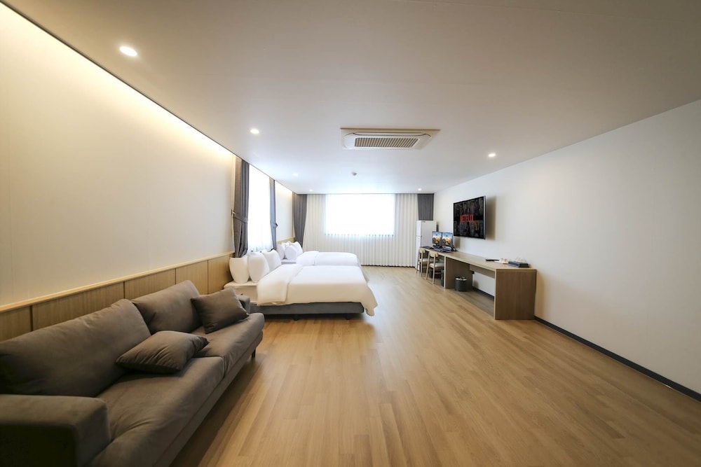 E Cheonan Hotel 20/50