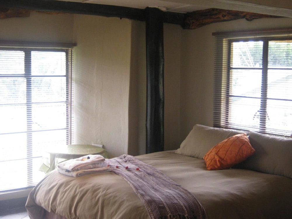 Emahlathini Guest Farm 9/49