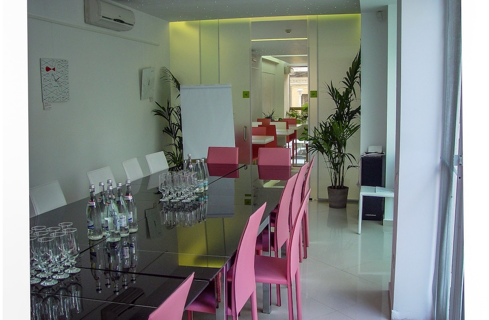 Christina Hotel 47/61