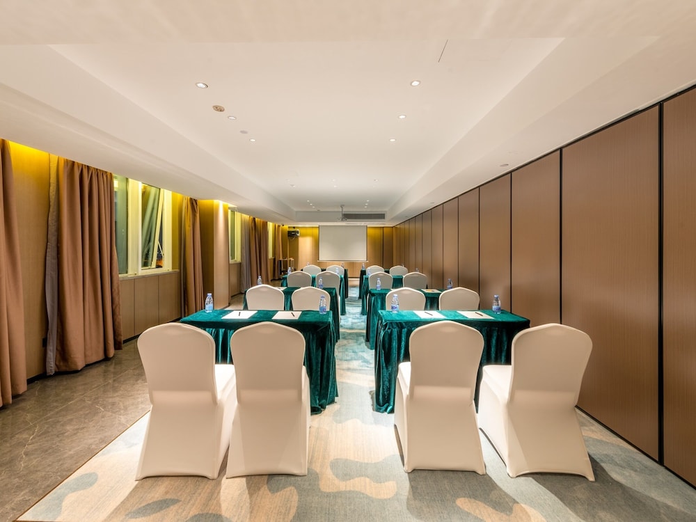 Ramada Encore by Wyndham Guangzhou Jiangnan West 47/60