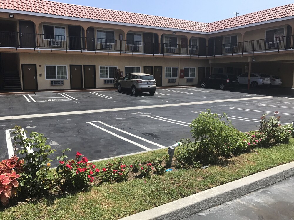 Diamond Inn 41/46