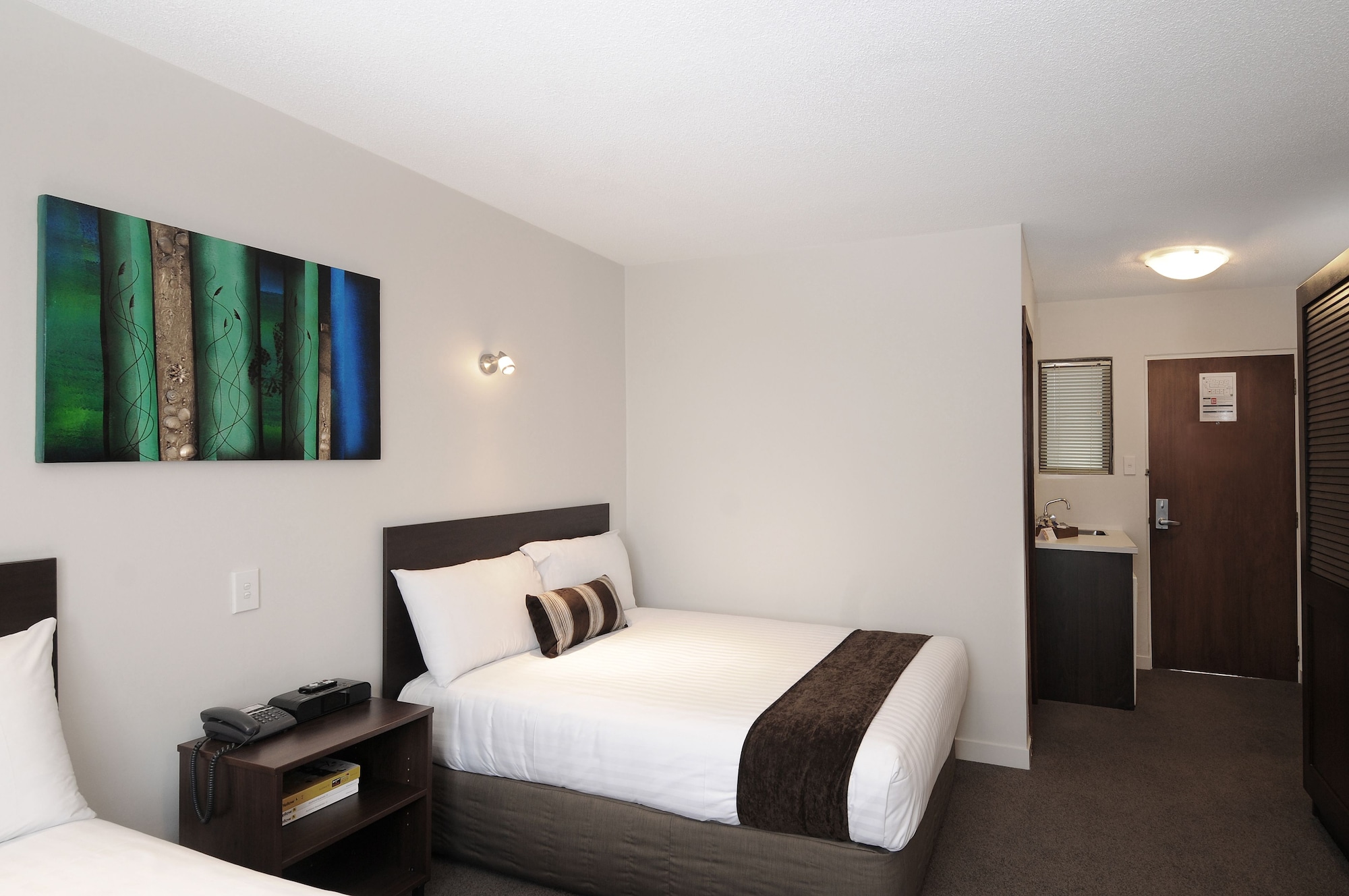 2 BEDROOMS, APARTMENT