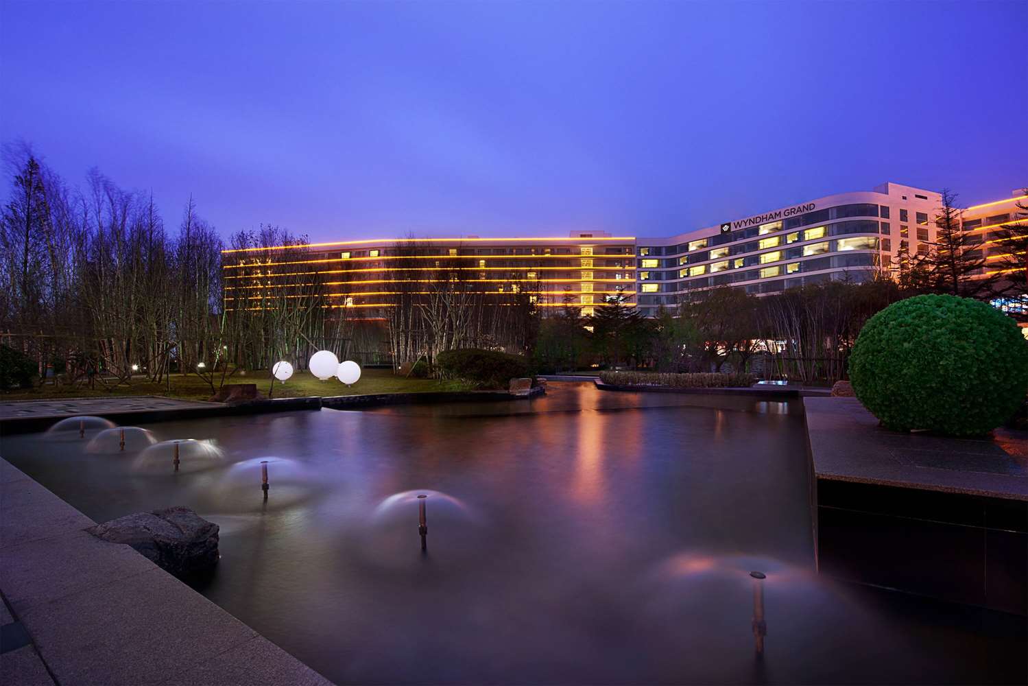 Wyndham Grand Hotel Qingdao 50/50