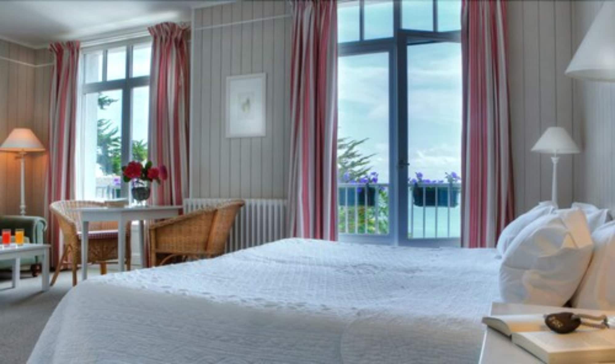 غرفة كلاسيكية بسرير كوين بإطلالة على البحر، Grand Hotel Des Bains the Originals Relais 2/5