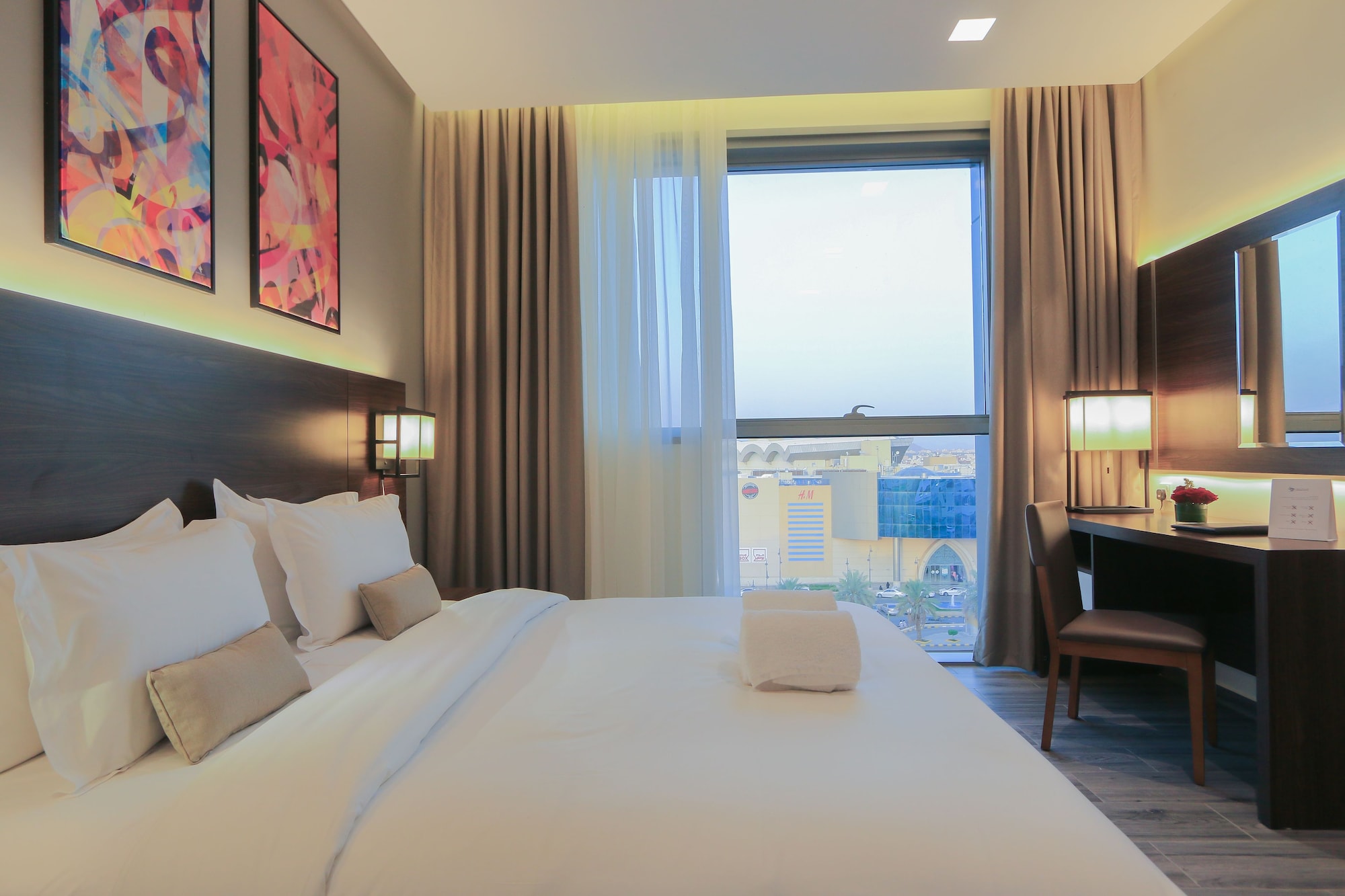 2 BEDROOMS, EXECUTIVE, SUITE, QUADRUPLE
