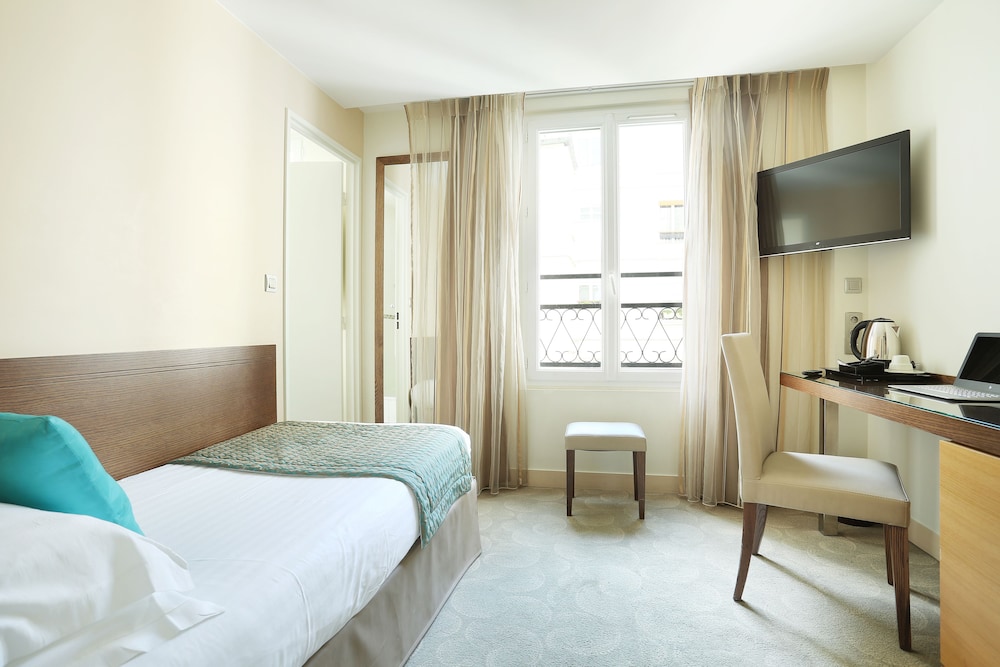 ROOM, SINGLE