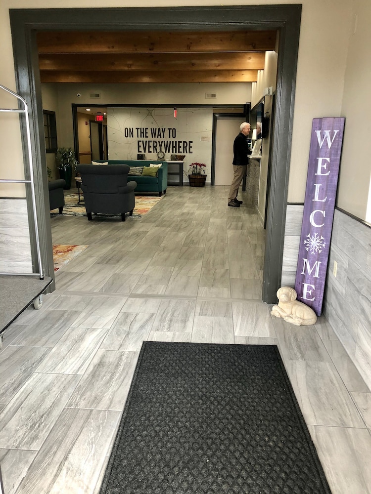 Quality Inn & Suites Hendersonville Flat Rock 6/29