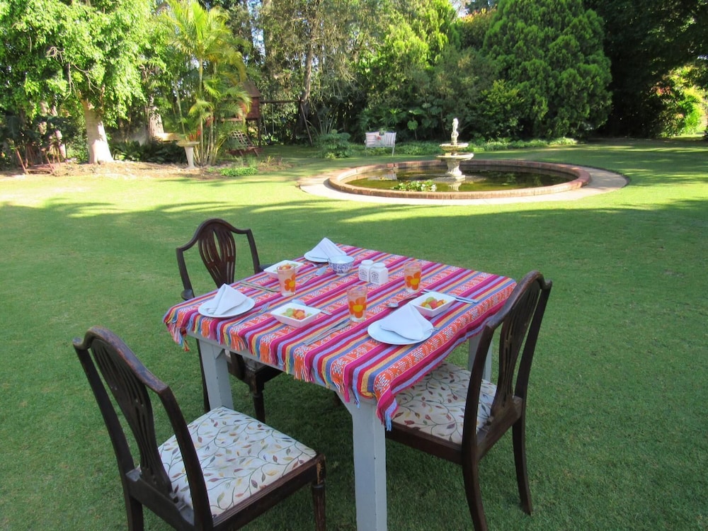 Happy Lands Self Catering/B&B 30/48