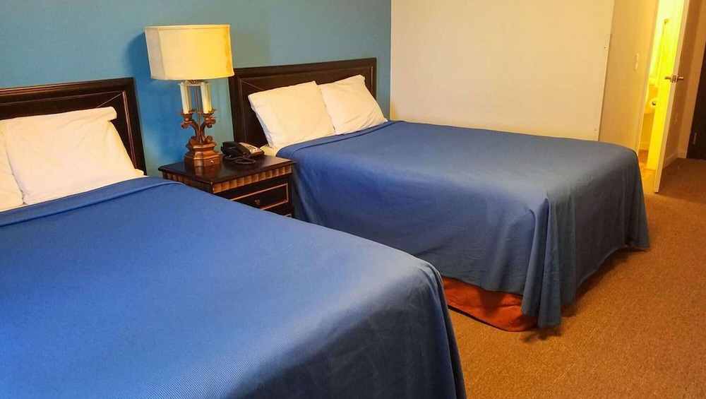 Ramada by Wyndham Williston 8/28