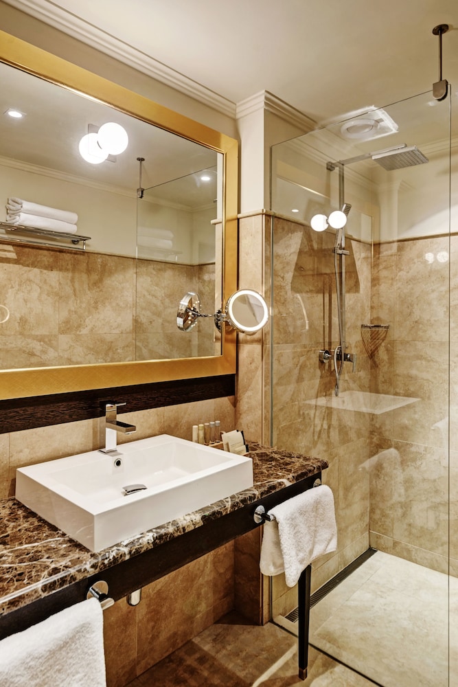 Grandezza Hotel Luxury Palace 62/66