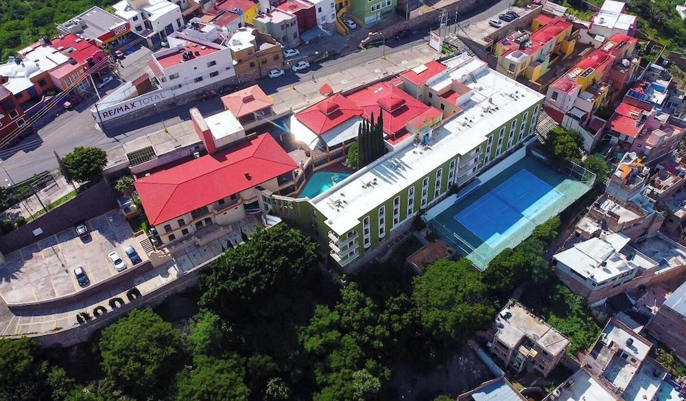 Paseo de la Presa 3/48