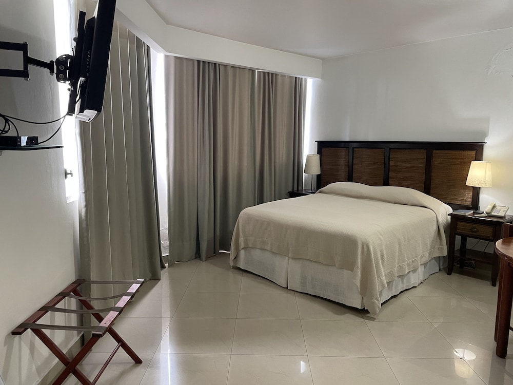 HOTEL PLAZA DEL SOL 16/60