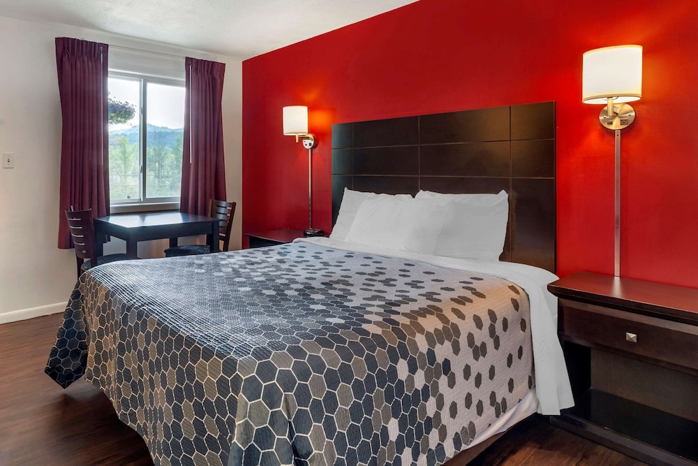 Econo Lodge Lee - Great Barrington 37/65