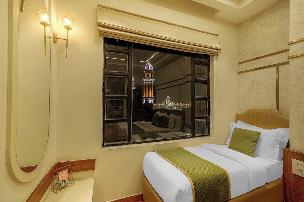 INDUS HOTEL 25/51