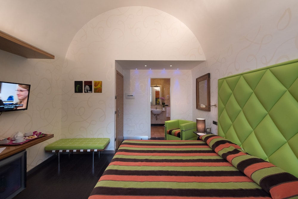 Palazzo Ferraioli 2/71