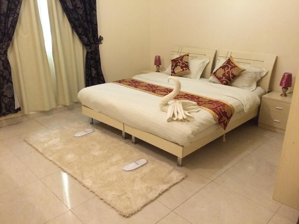 Al Amoria Apartments 15/21