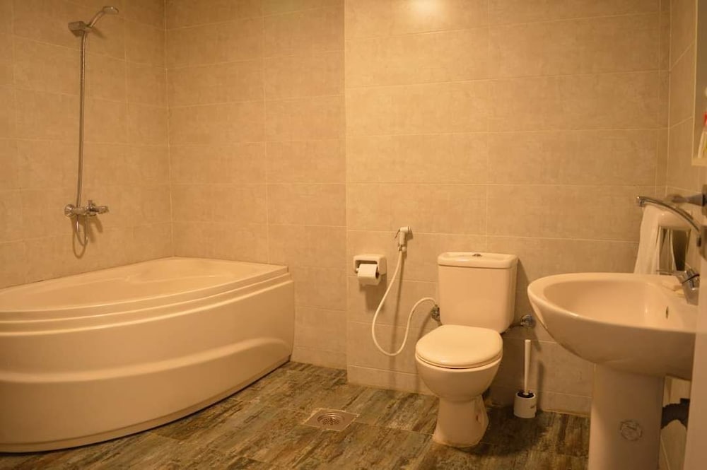 Grand lyly hotel 46/48
