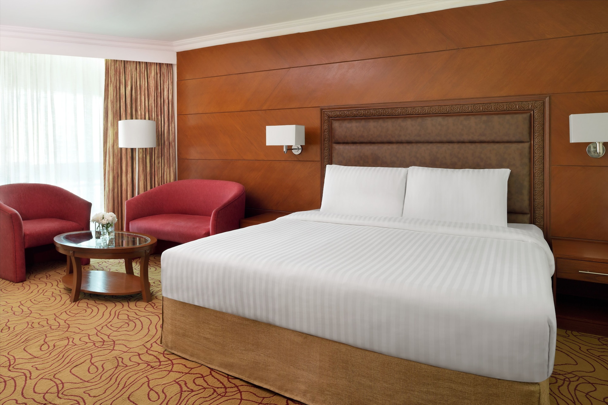 EXECUTIVE, KING BED