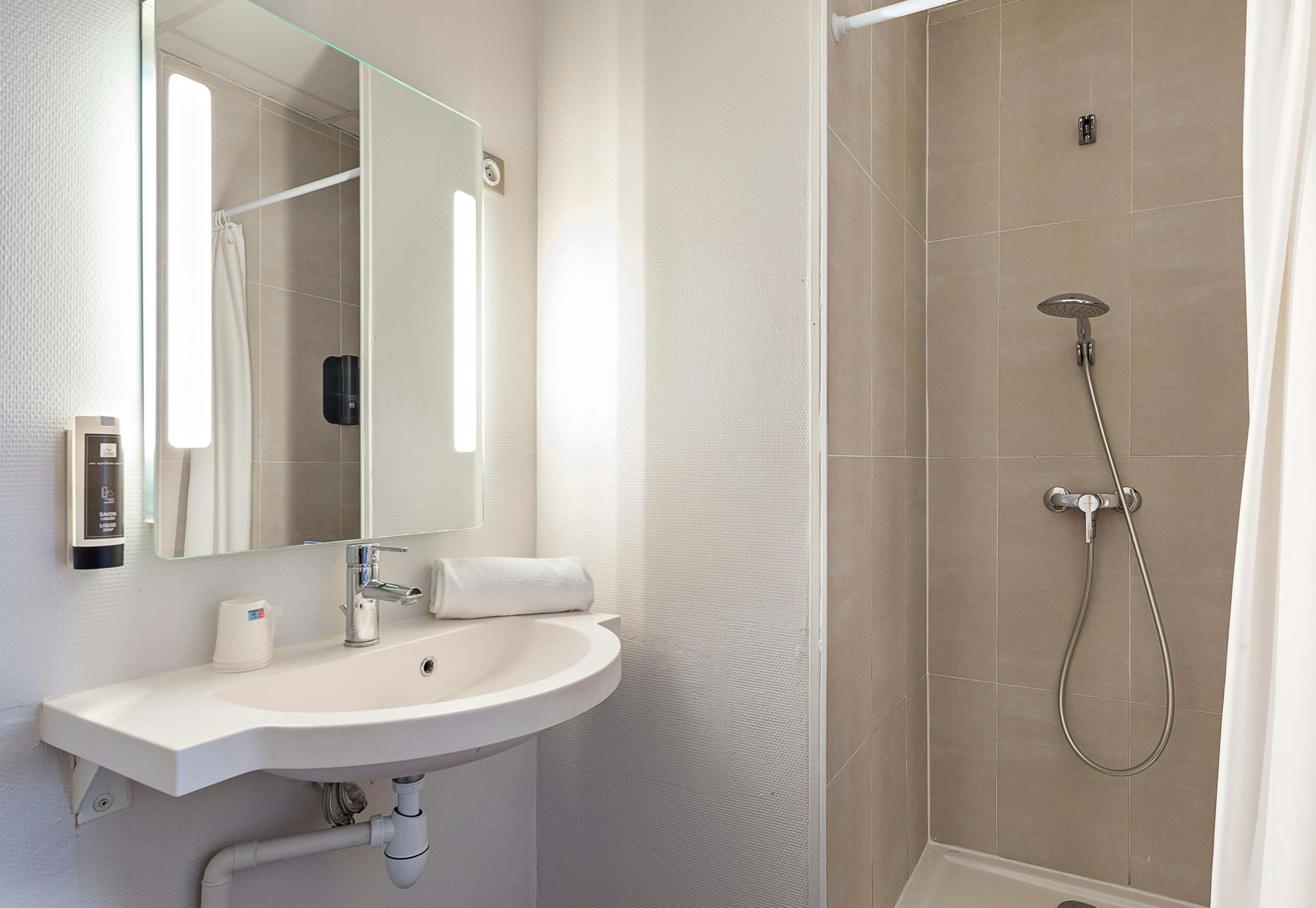 B&B Hotel Rouen St Etienne Du Rouvray 16/16