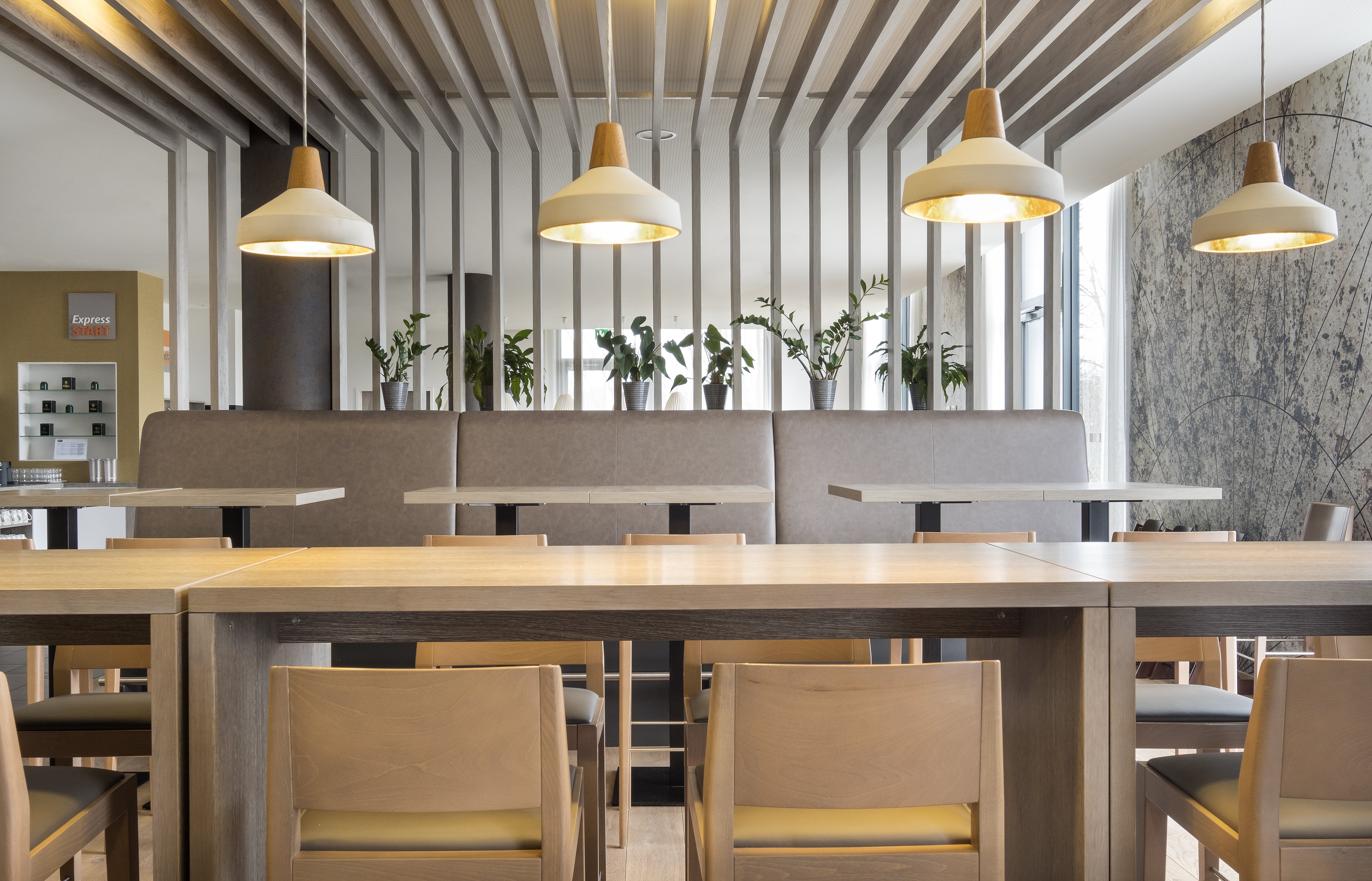 Holiday Inn Express Friedrichshafen 53/76