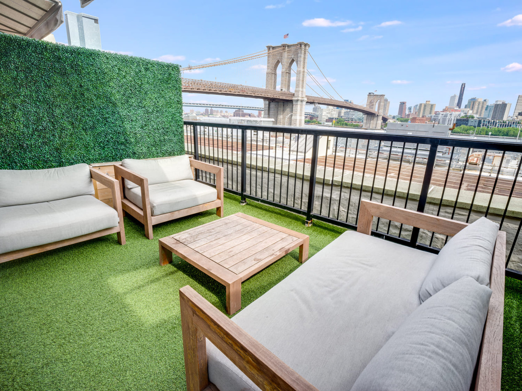Premier, King Bed, Front Street View, Terrace, Accessible 2/2