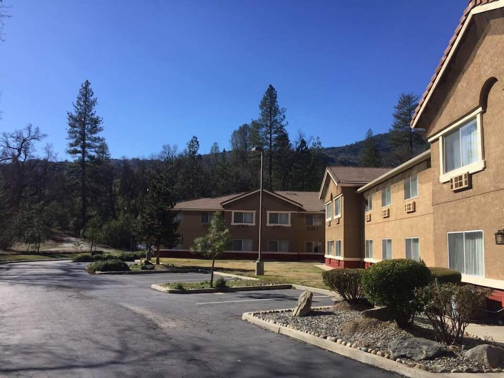 The Inelle, Oakhurst Yosemite, a Tribute Portfolio Hotel 37/46