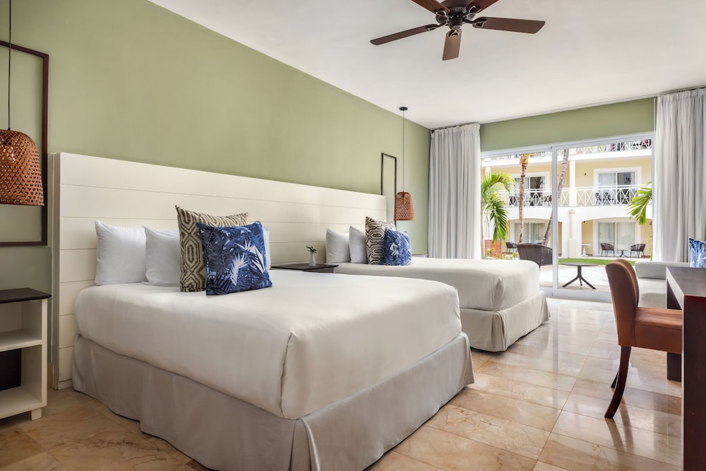 Sun Club, Junior Suite, 2 Double Beds, Pool Access