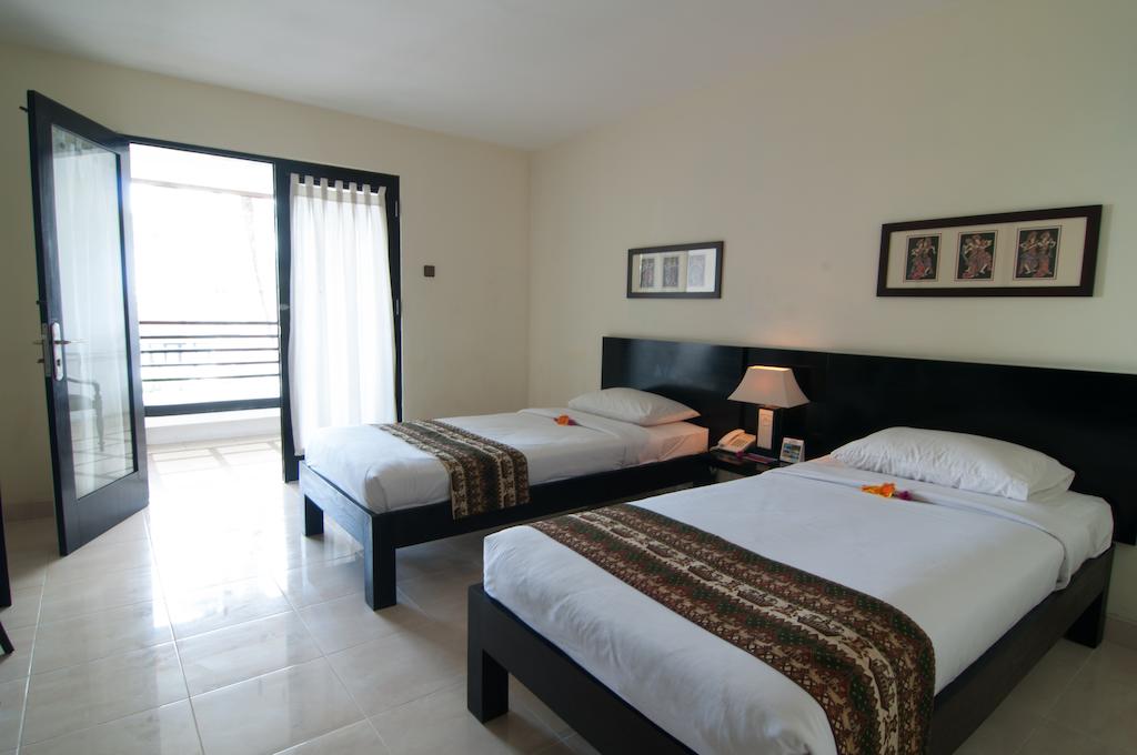 Deluxe, Double or Twin Bed