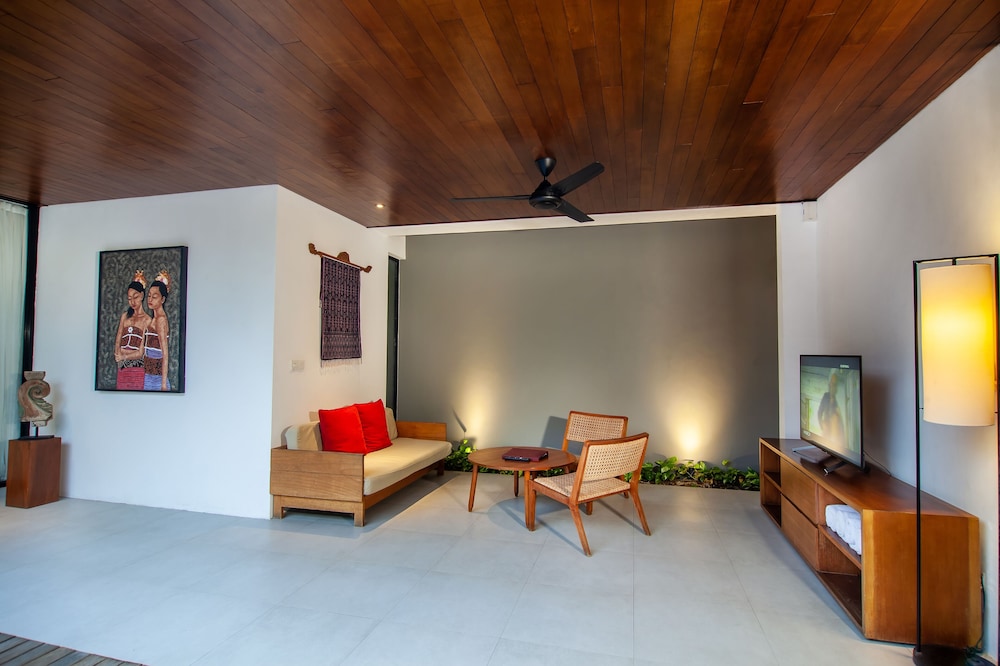 Abia Villa Legian 33/48