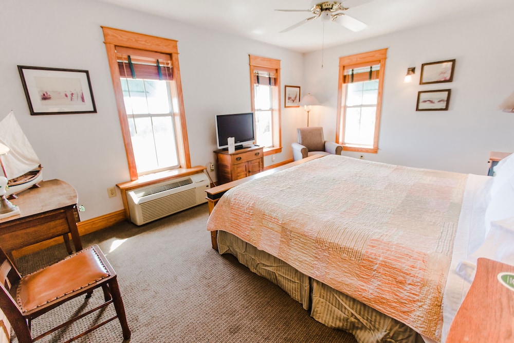Roanoke Island Inn 12/50