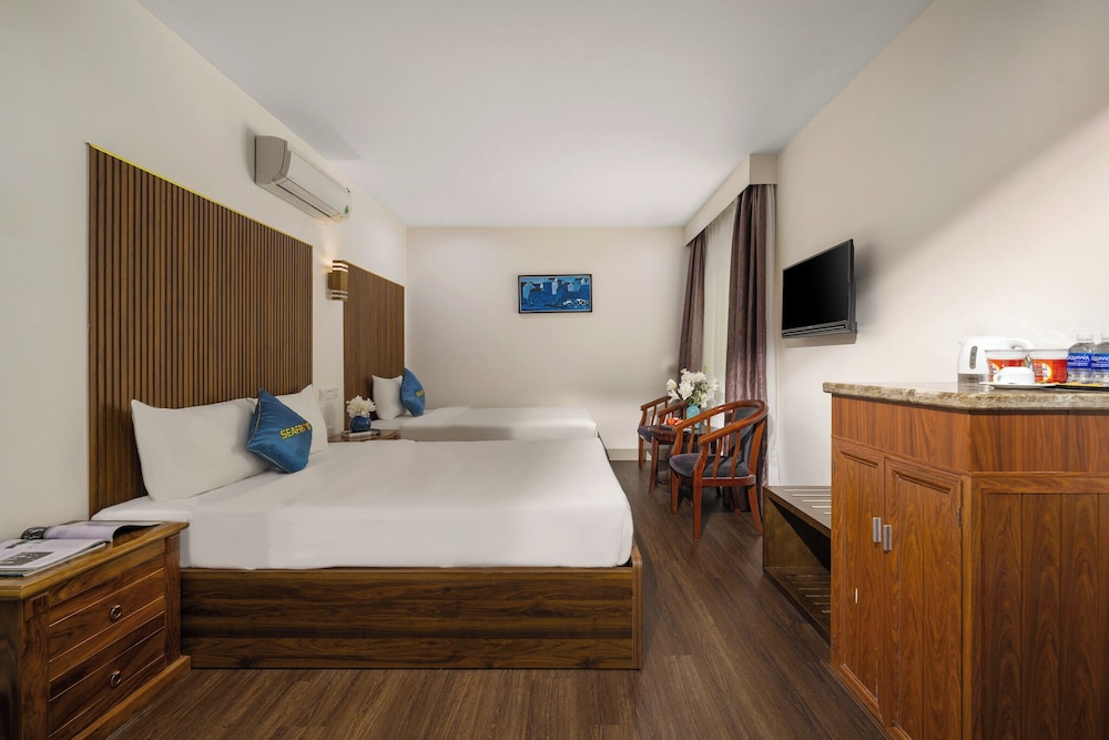 Sea Front Hotel 19/70